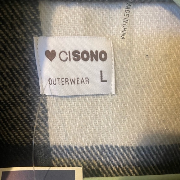 NWT- Womens Cropped Shacket Size L - Picture 3 of 4